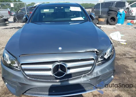 2017 Mercedes-Benz E 300 300 z USA, uszkodzony, nr VIN WDDZF4JB8HA037189